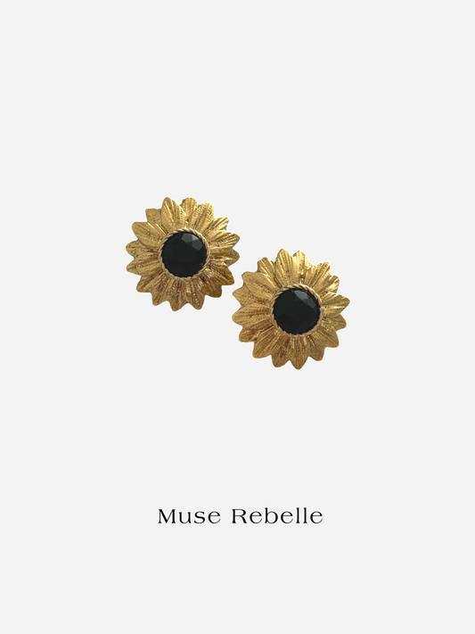 Fleur noire clip-on earrings