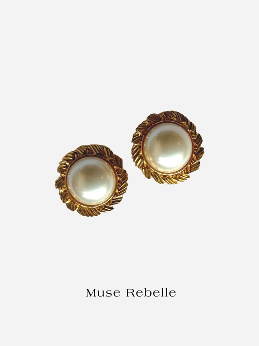 La Perle Clip-on earrings