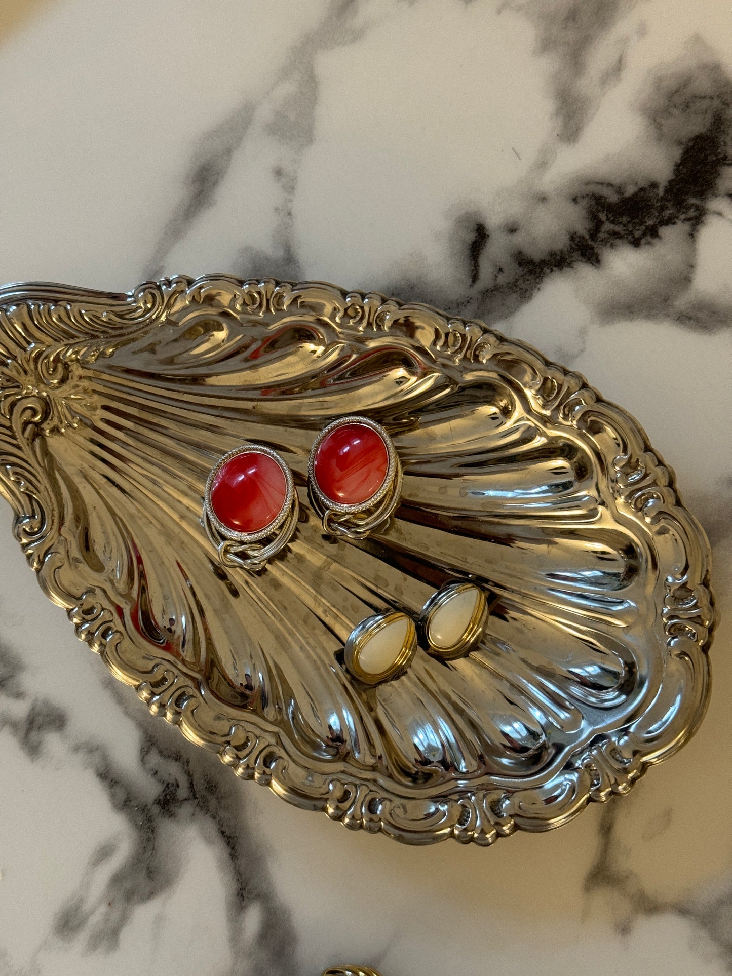 Rouge Clip-On Earrings