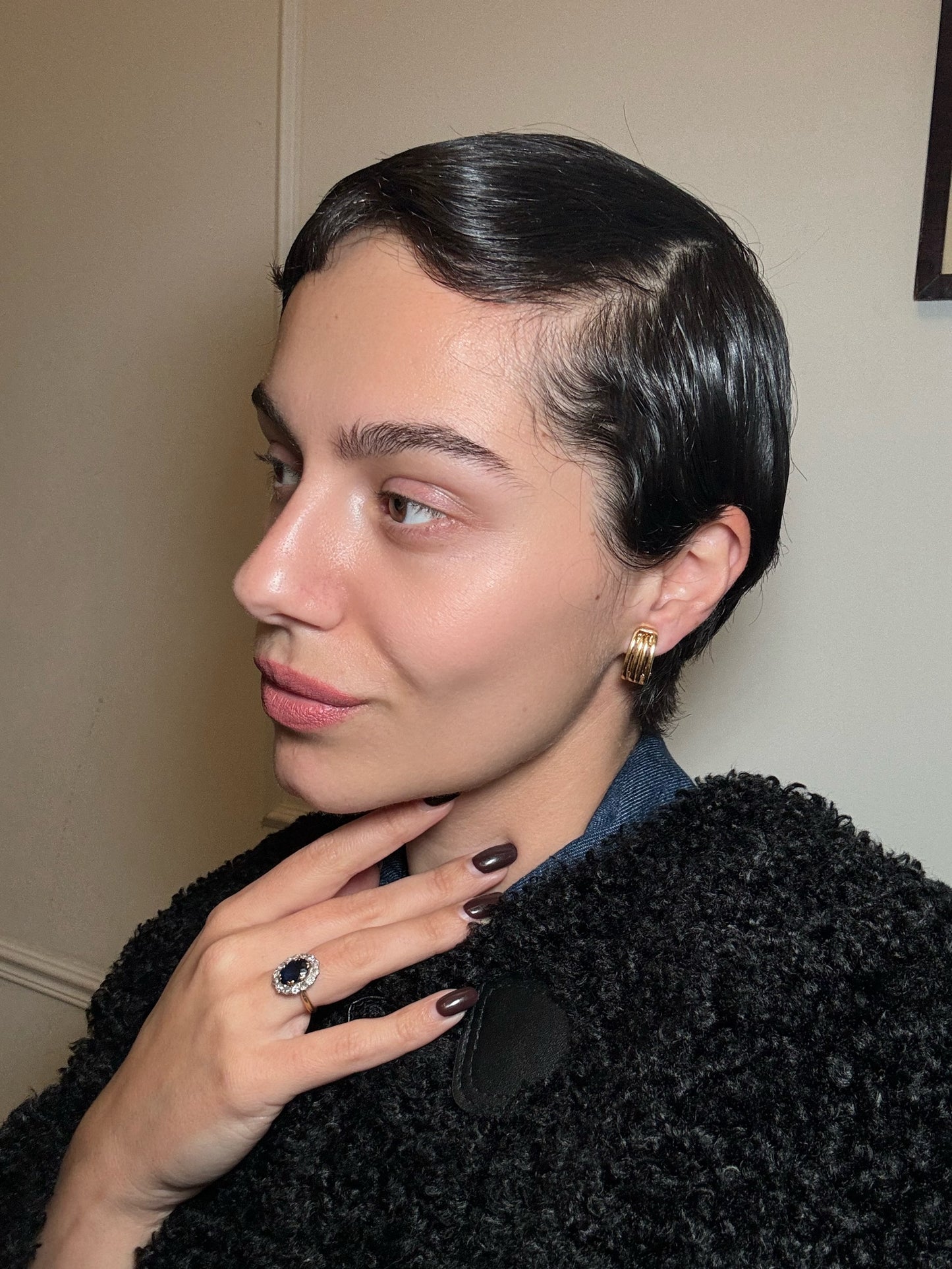 NINA RICCI golden clip-on earrings