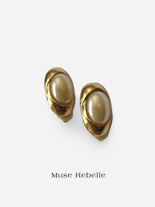 Perle longue clip-on earrings