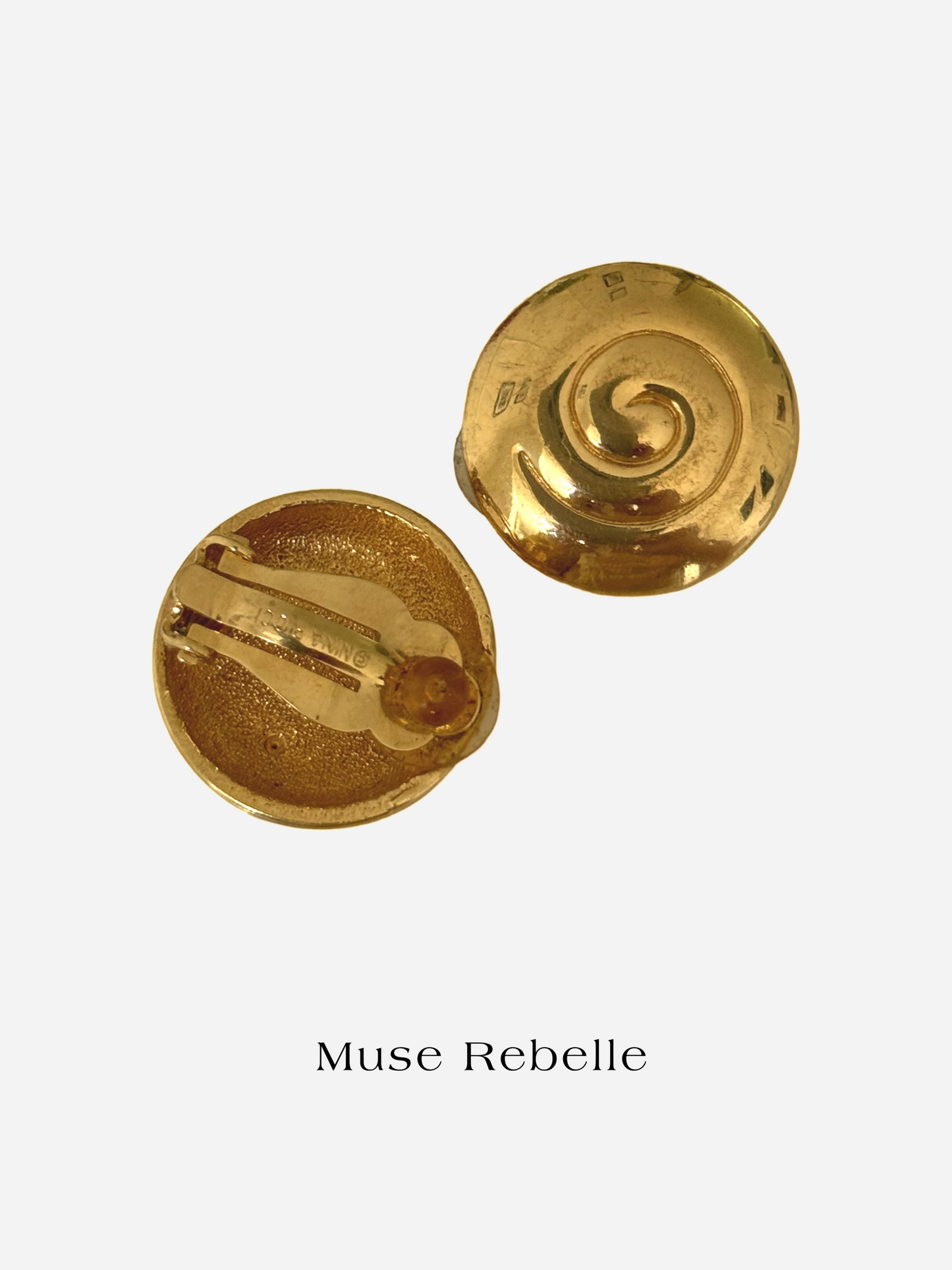 1990s Vintage NINA RICCI shell clip-on earrings