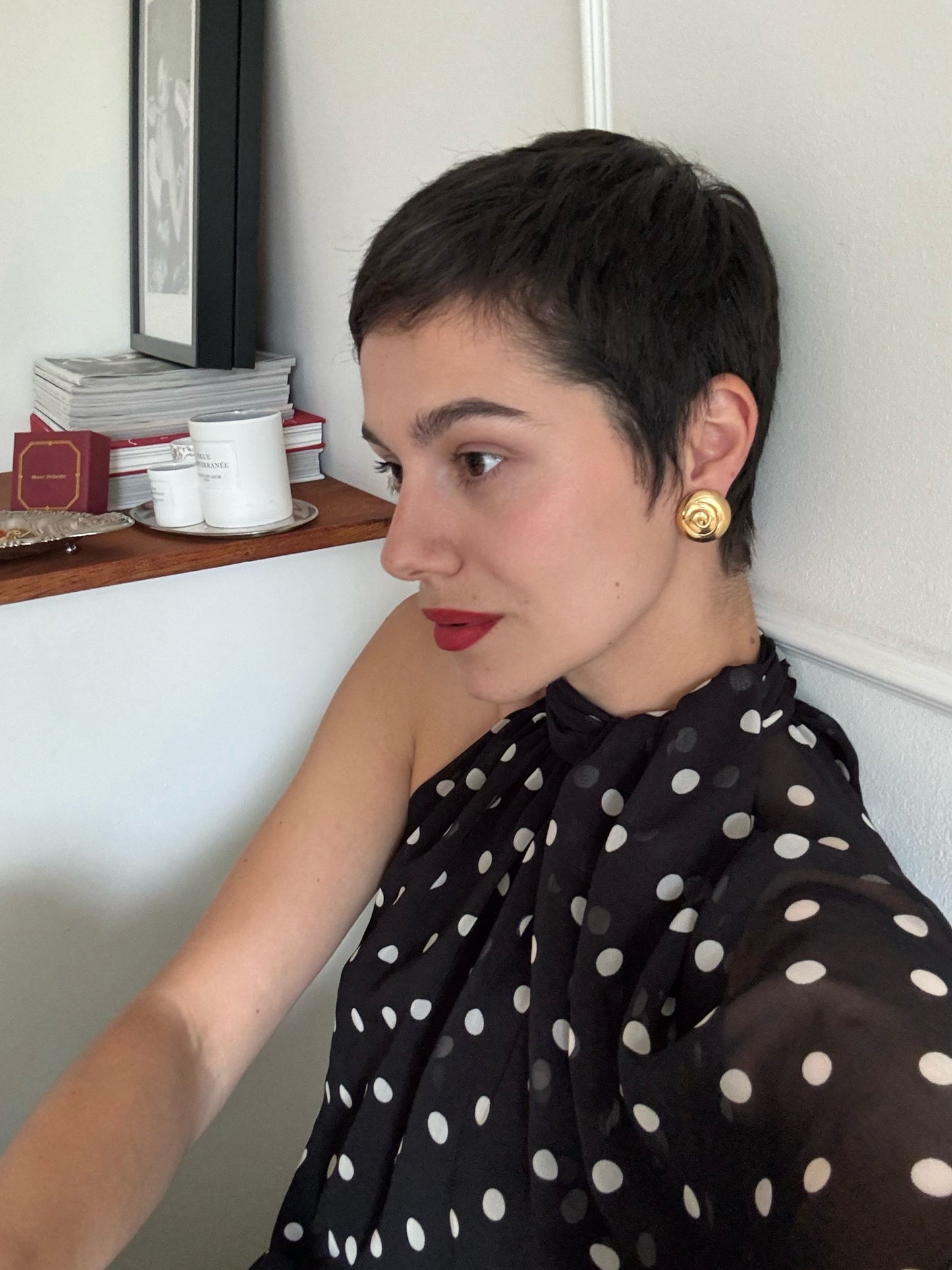 1990s Vintage NINA RICCI shell clip-on earrings