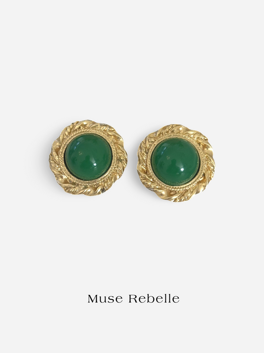 Perle Verte clip-on earrings