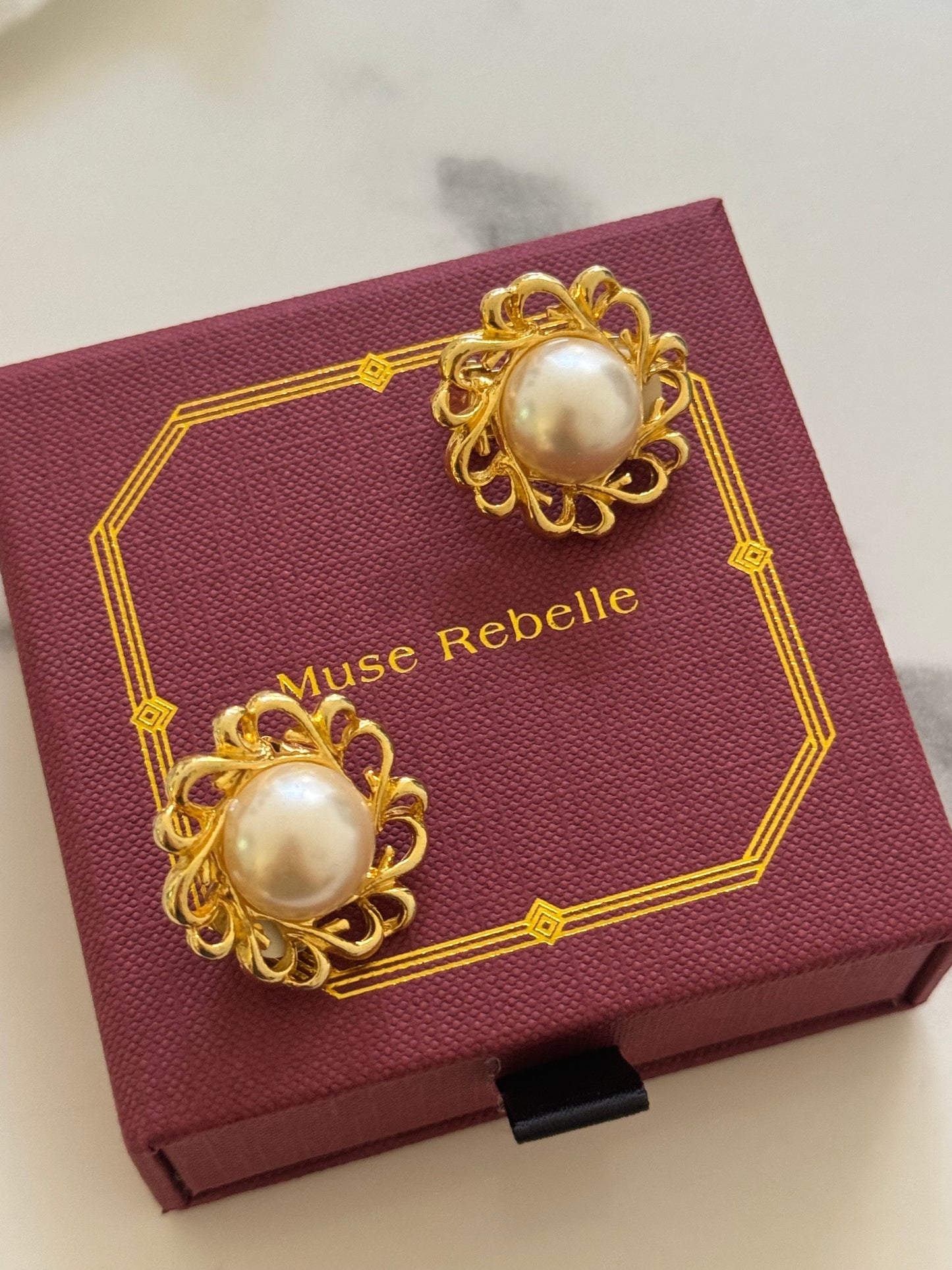 Tamuna pearl clip-on earrings