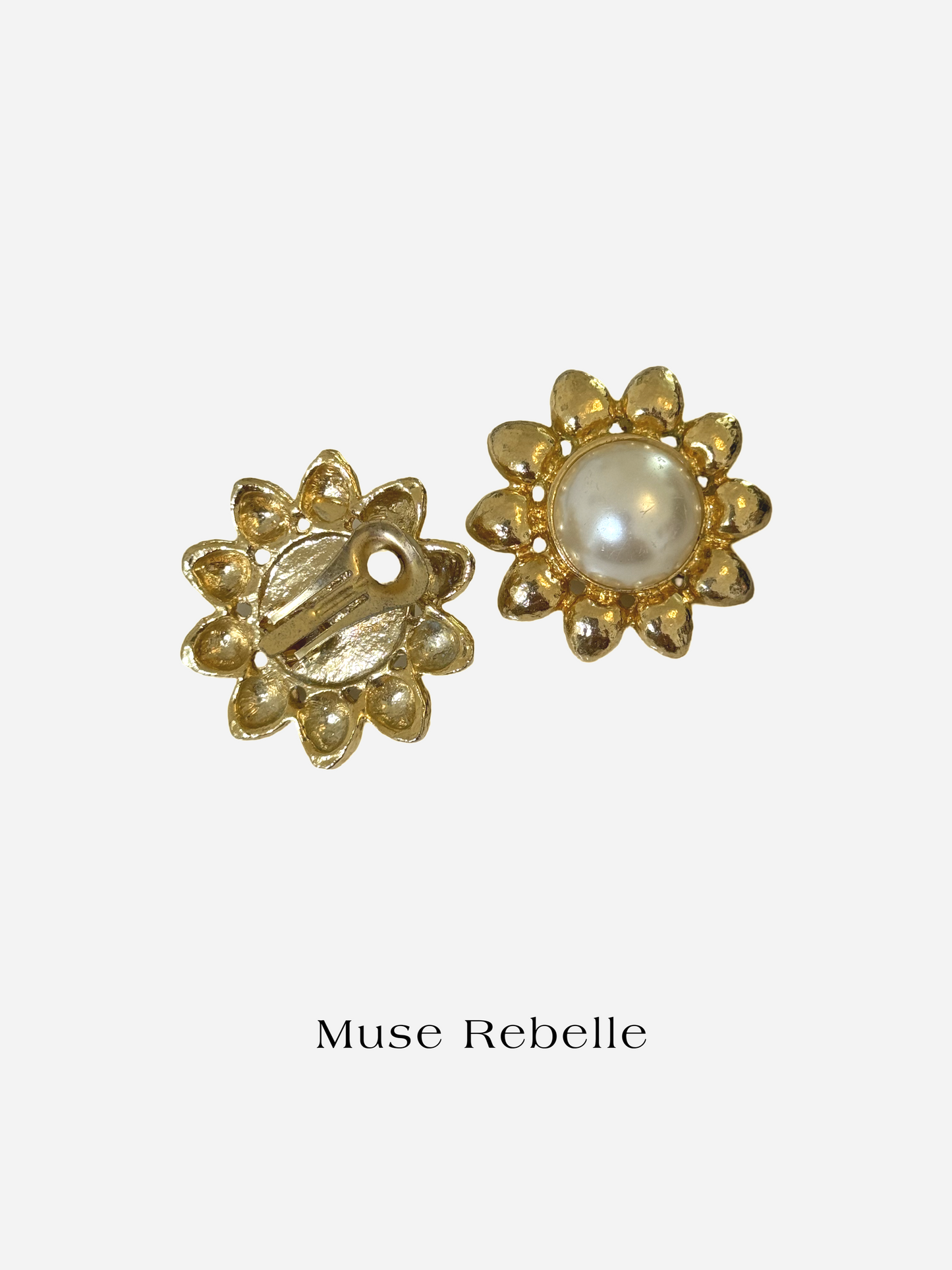 Sol pearl clip-on earrings