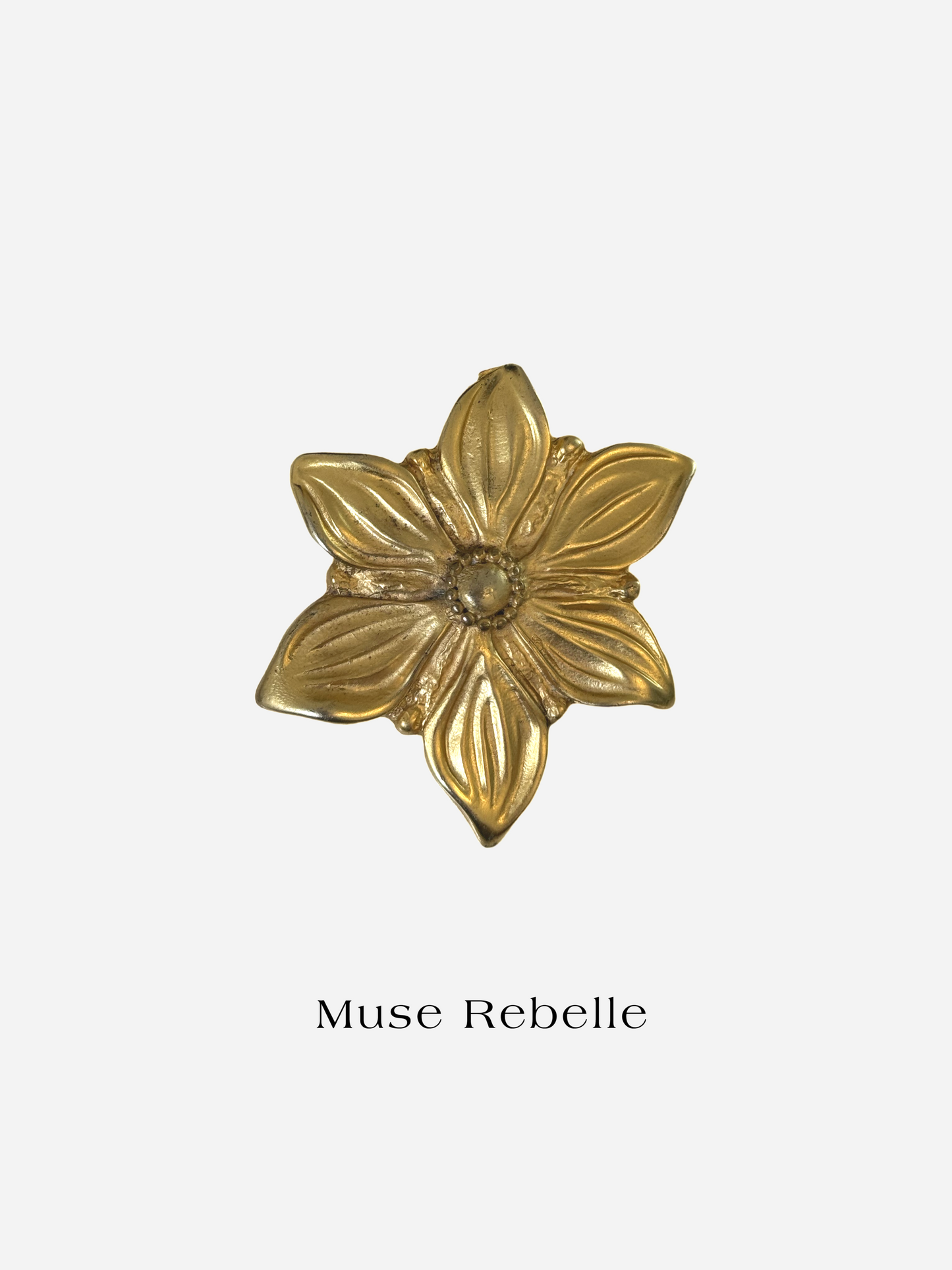 Destin brooch