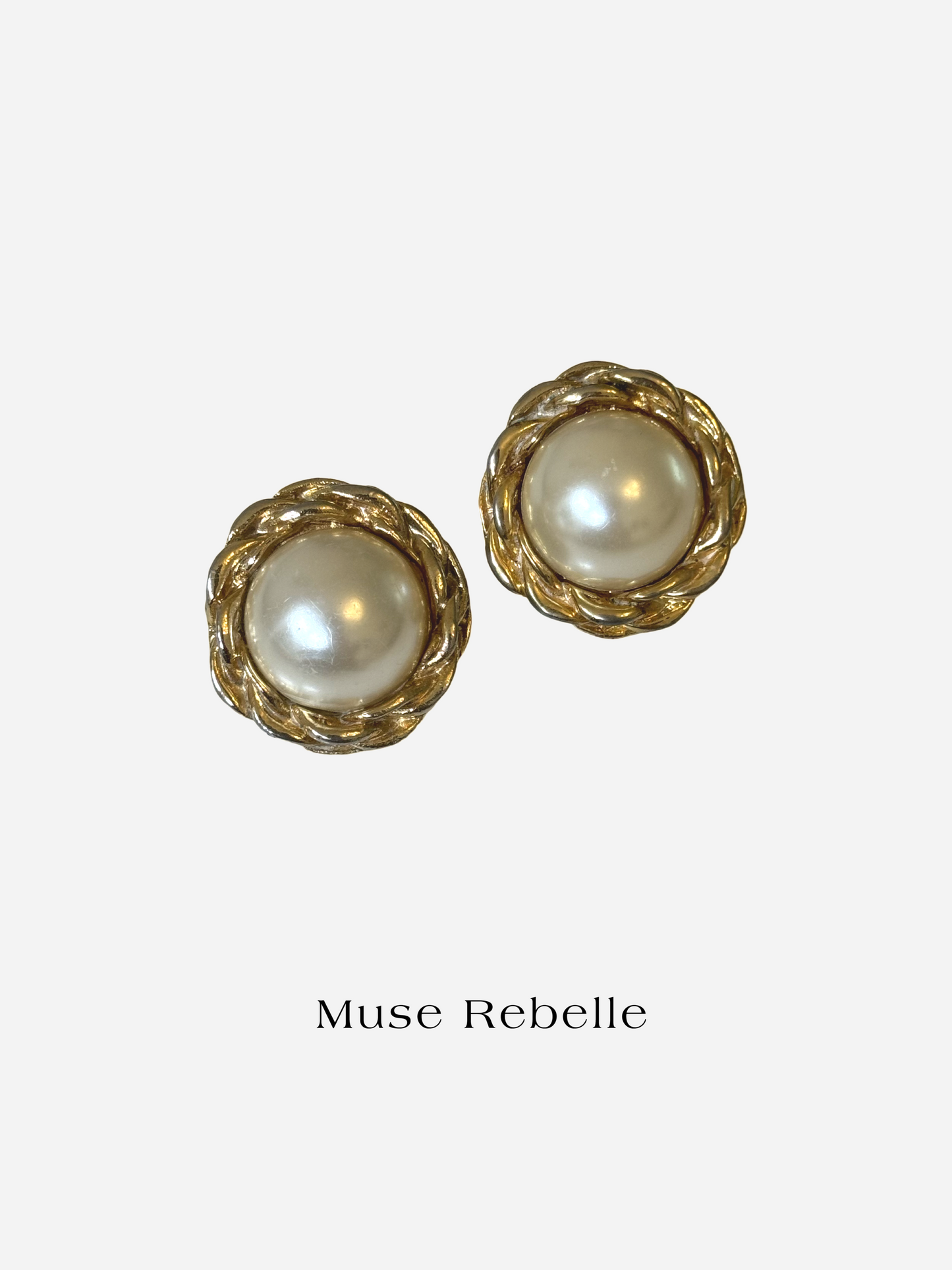 Adèle clip-on earrings