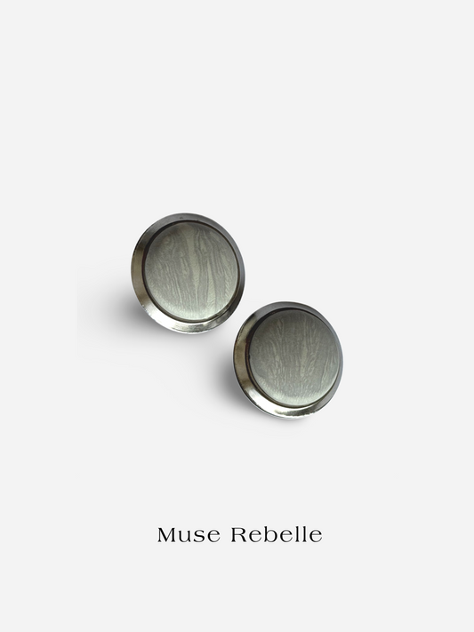 Le Bouton Gris Clip-on Earrings