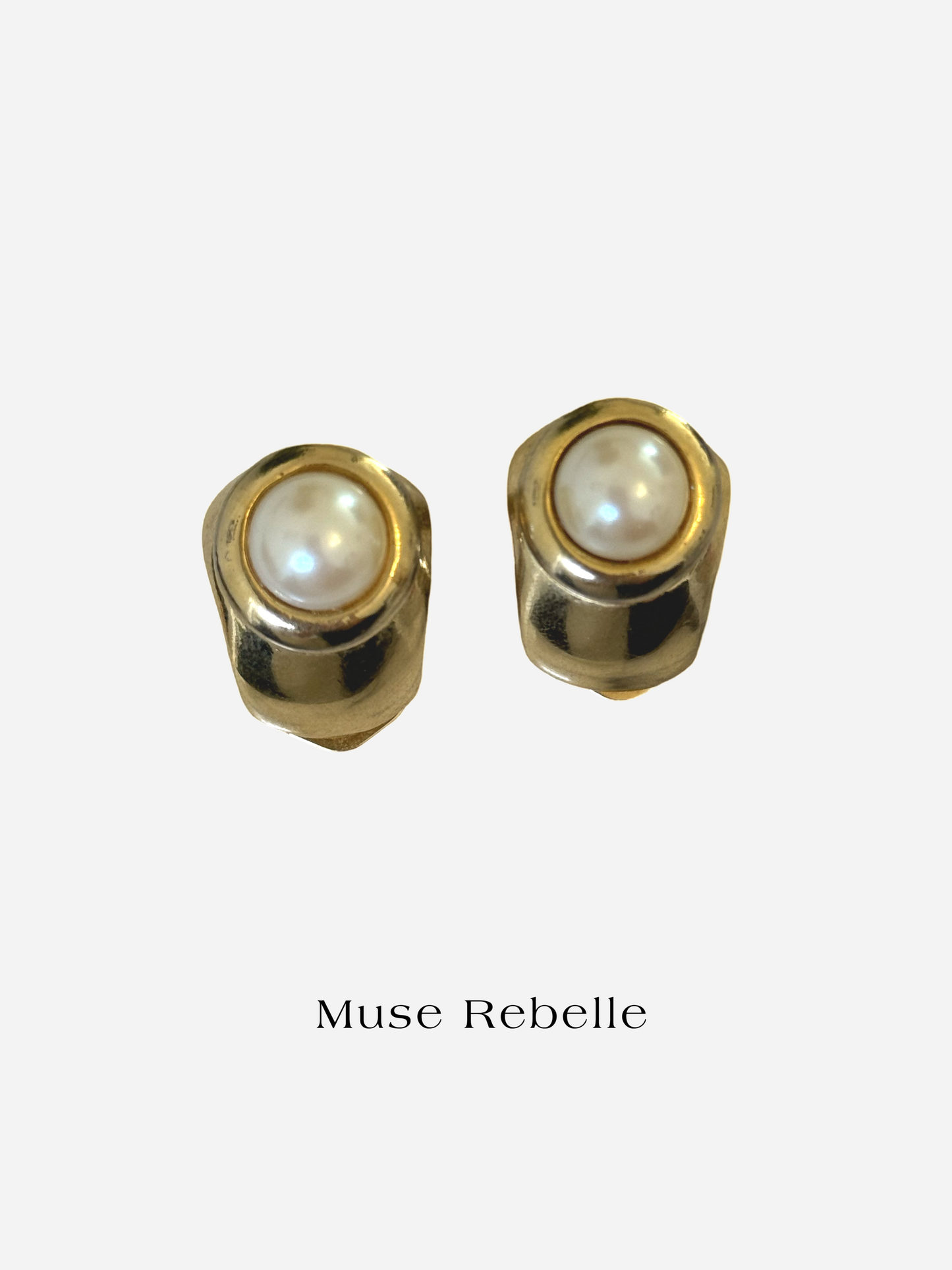 Perle douce clip-on earrings