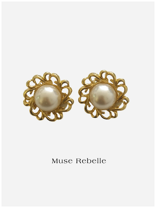 Tamuna pearl clip-on earrings